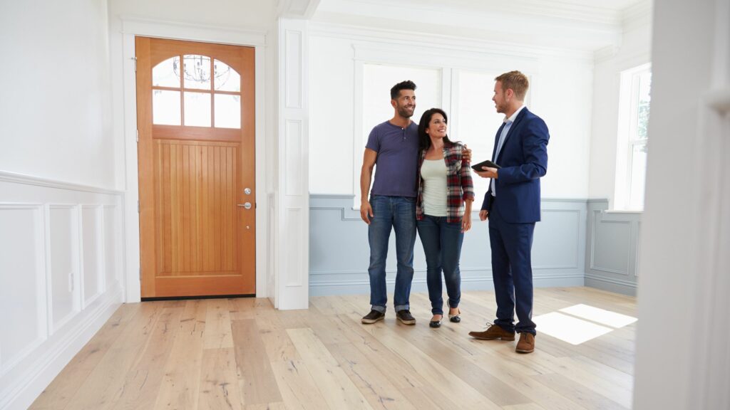 Selling a Home With a Real Estate Agent: Top 3 Benefits